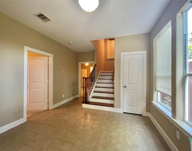 219 W 27th Street - Photo Thumbnail 15