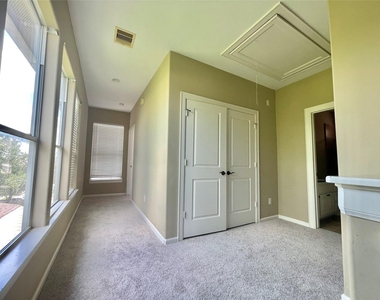219 W 27th Street - Photo Thumbnail 30