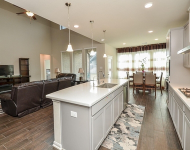 3035 Dragonlet Lane - Photo Thumbnail 27