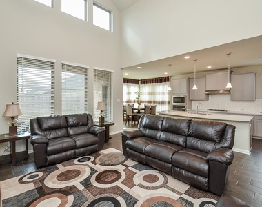 3035 Dragonlet Lane - Photo Thumbnail 32