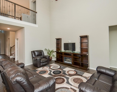 3035 Dragonlet Lane - Photo Thumbnail 31