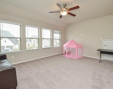 3035 Dragonlet Lane - Photo Thumbnail 9