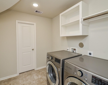 3035 Dragonlet Lane - Photo Thumbnail 38