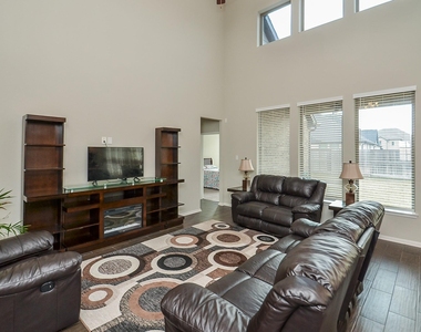 3035 Dragonlet Lane - Photo Thumbnail 33