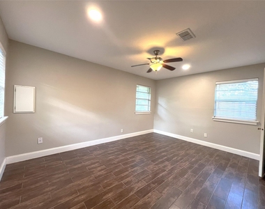 10014 Cedardale Drive - Photo Thumbnail 19