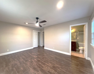 10014 Cedardale Drive - Photo Thumbnail 14