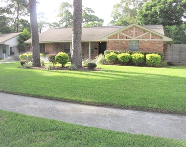 10014 Cedardale Drive - Photo Thumbnail 3