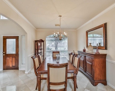 3206 Twinmont Lane - Photo Thumbnail 7