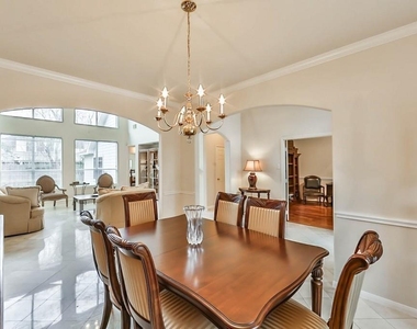 3206 Twinmont Lane - Photo Thumbnail 8