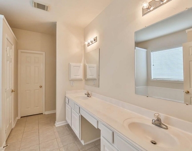3206 Twinmont Lane - Photo Thumbnail 13