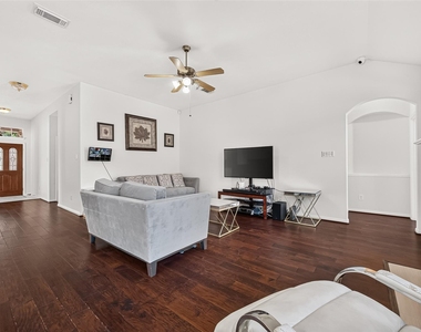 14806 Fletcher Bridge Court - Photo Thumbnail 10