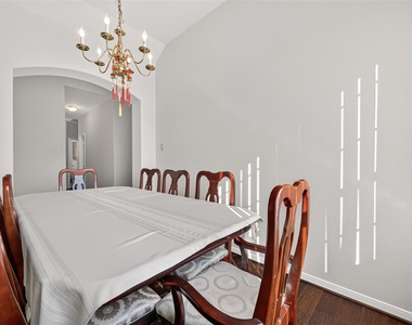 14806 Fletcher Bridge Court - Photo Thumbnail 6
