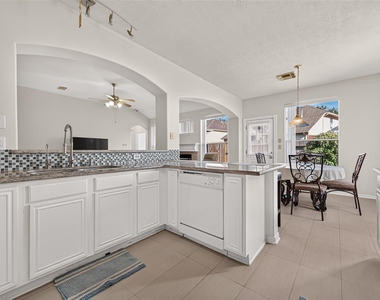 14806 Fletcher Bridge Court - Photo Thumbnail 15