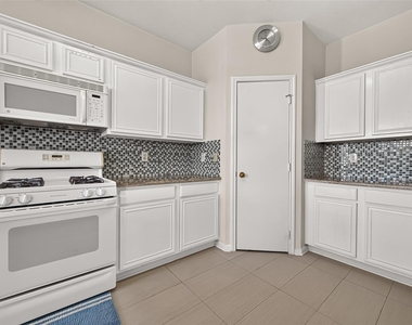 14806 Fletcher Bridge Court - Photo Thumbnail 18