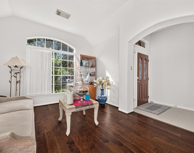 14806 Fletcher Bridge Court - Photo Thumbnail 5