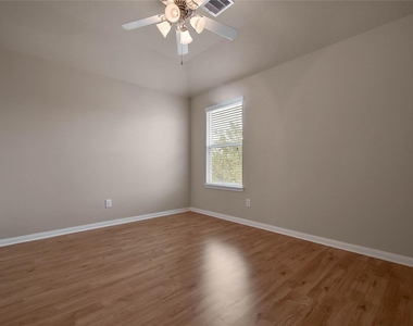 24511 Eagle Haven Drive - Photo Thumbnail 4