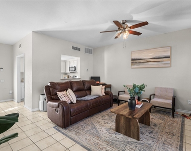 11710 Southlake Drive - Photo Thumbnail 9