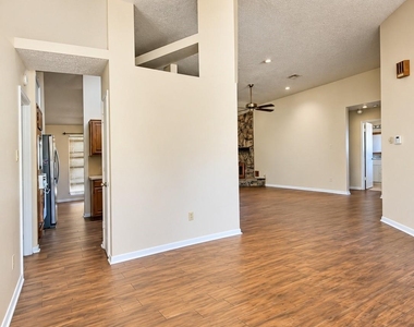 16802 Carbridge Drive - Photo Thumbnail 9