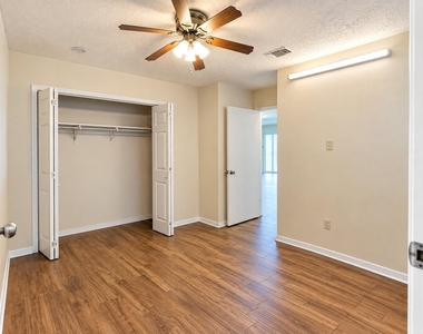 16802 Carbridge Drive - Photo Thumbnail 12