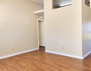 16802 Carbridge Drive - Photo Thumbnail 10