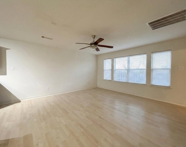 1527 Loose Stone Drive - Photo Thumbnail 1