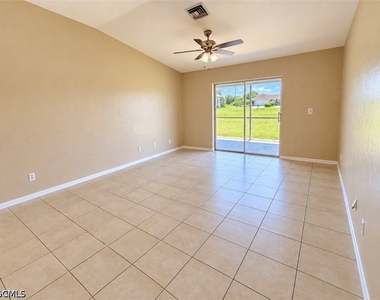 822 Diplomat Parkway E - Photo Thumbnail 5
