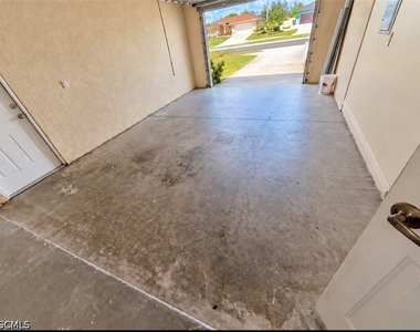 822 Diplomat Parkway E - Photo Thumbnail 11