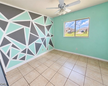 822 Diplomat Parkway E - Photo Thumbnail 9