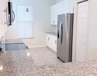 5489 Soria Avenue - Photo Thumbnail 4