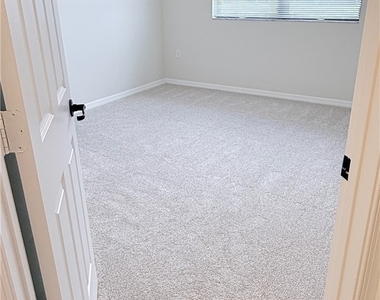 5489 Soria Avenue - Photo Thumbnail 26