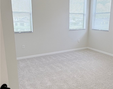 5489 Soria Avenue - Photo Thumbnail 22