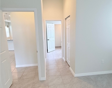 5489 Soria Avenue - Photo Thumbnail 9