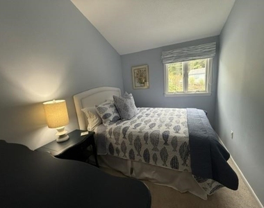 107 Fairway - Photo Thumbnail 8