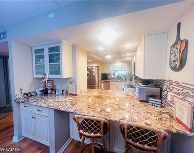 332 Charlemagne Boulevard - Photo Thumbnail 5
