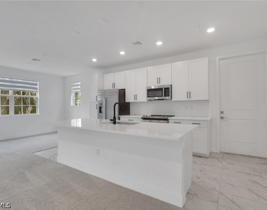 26370 Coco Cay Circle - Photo Thumbnail 2