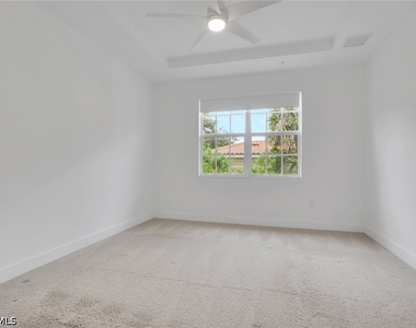 26370 Coco Cay Circle - Photo Thumbnail 12