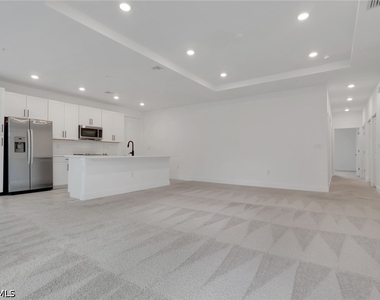 26370 Coco Cay Circle - Photo Thumbnail 11