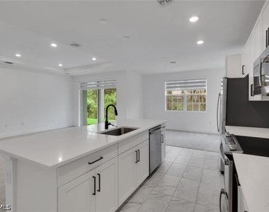 26370 Coco Cay Circle - Photo Thumbnail 4