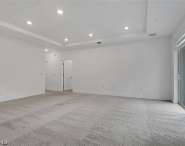 26370 Coco Cay Circle - Photo Thumbnail 10