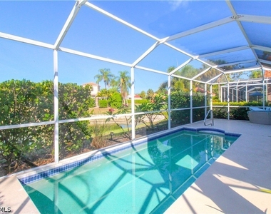 135 Lady Palm Drive - Photo Thumbnail 9