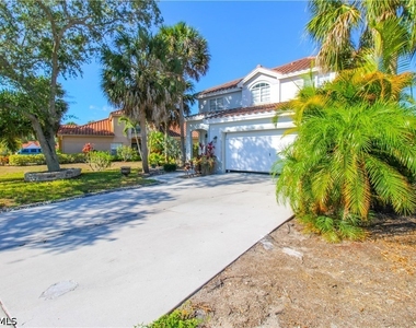 135 Lady Palm Drive - Photo Thumbnail 4