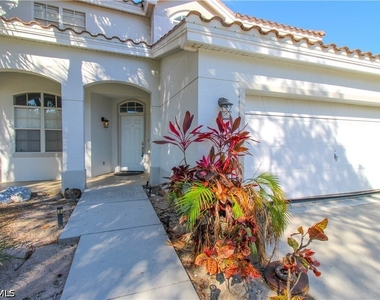 135 Lady Palm Drive - Photo Thumbnail 6