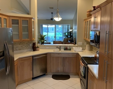 8133 Chancel Court - Photo Thumbnail 8