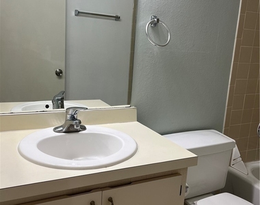 1708 Kings Lake Boulevard - Photo Thumbnail 15
