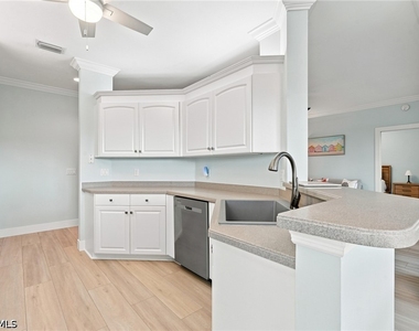 5877 Three Iron Drive - Photo Thumbnail 4