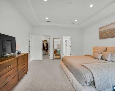 81 Sequoia - Photo Thumbnail 12