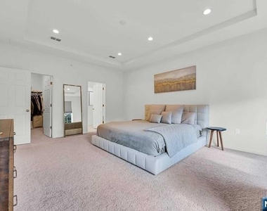 81 Sequoia - Photo Thumbnail 11