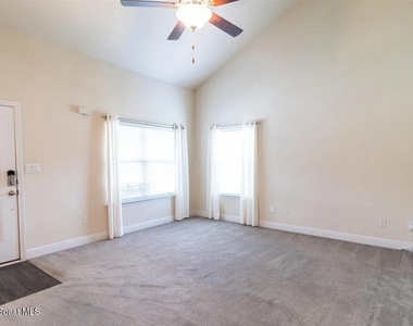 300 Seamarge Lane - Photo Thumbnail 2