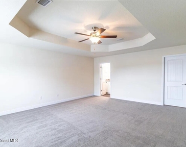 300 Seamarge Lane - Photo Thumbnail 6