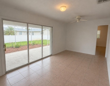 349 W Exeter Street W - Photo Thumbnail 11